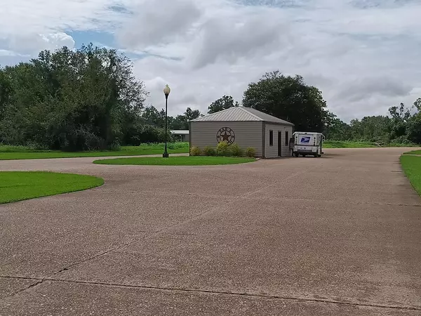 0 Pony Trail TRL, Angleton, TX 77515