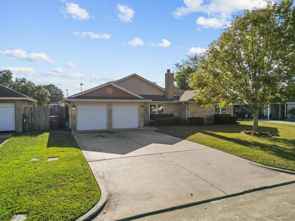 5214 Winding Brook DR,  Dickinson,  TX 77539