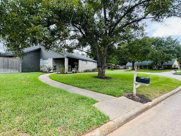 31327 Alice LN, Tomball, TX 77375