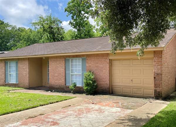 17006 Forest Bend AVE, Friendswood, TX 77546