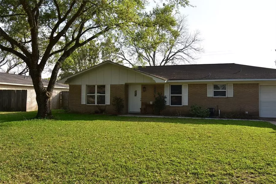 3824 Holly Glen, Bay City, TX 77414