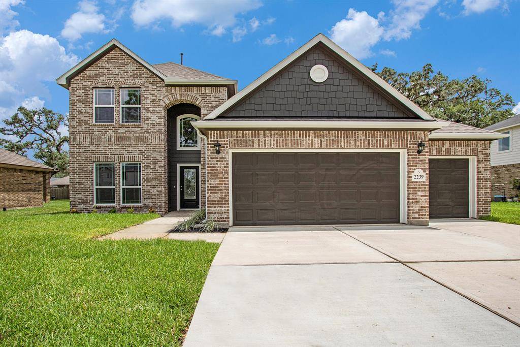 2239 Lakewood DR, West Columbia, TX 77486