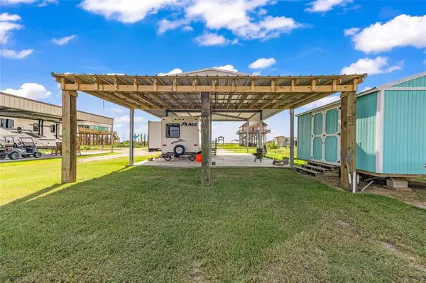 Gilchrist, TX 77617,1306 Mabry ST