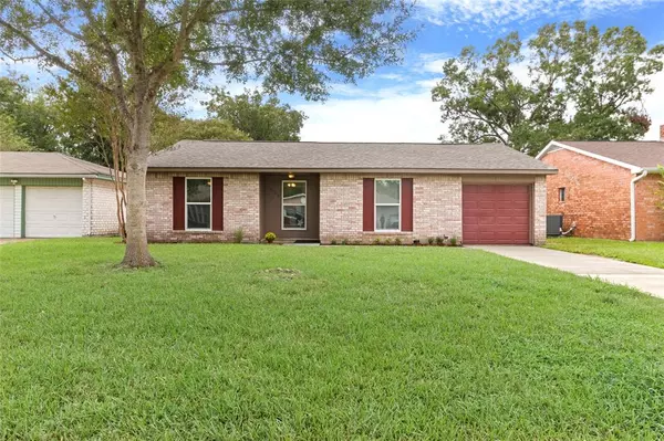 16706 Forest Bend AVE,  Friendswood,  TX 77546