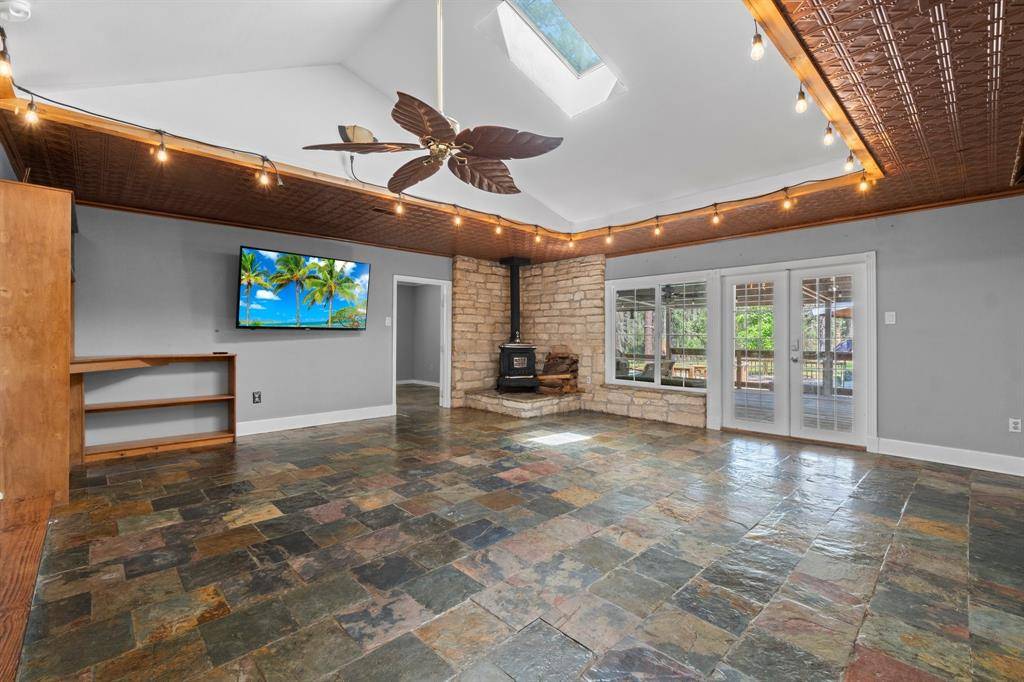 Conroe, TX 77384,15 W Lake Forest CT