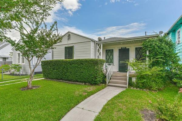 4615 Ursuline, Galveston, TX 77551