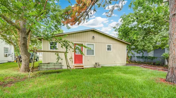 Clute, TX 77531,133 W Pecan LN