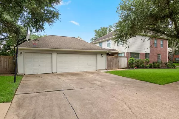 Sugar Land, TX 77478,4910 Winding River DR