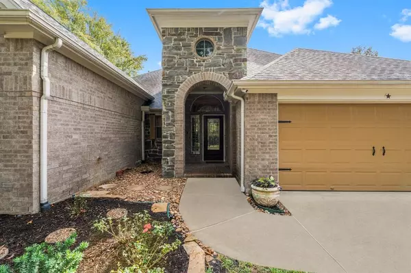 The Woodlands, TX 77382,14 S Spring Brook CT