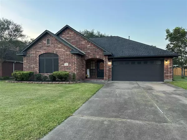 104 Indian Paintbrush, Lake Jackson, TX 77566