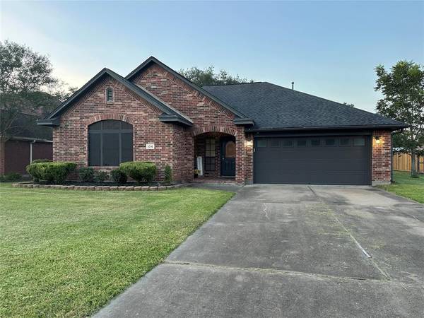 104 Indian Paintbrush,  Lake Jackson,  TX 77566