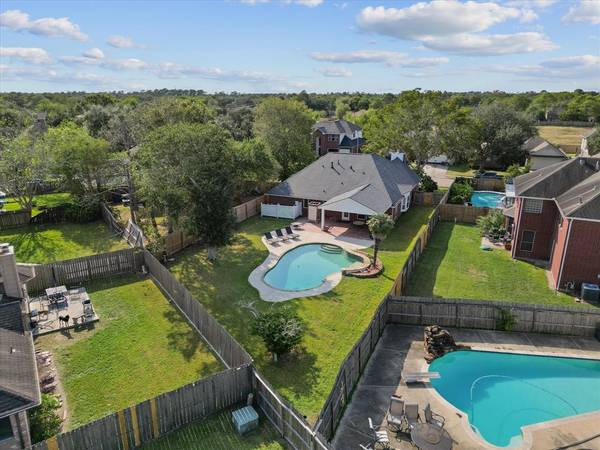 16035 Cedar Gully DR, Friendswood, TX 77546