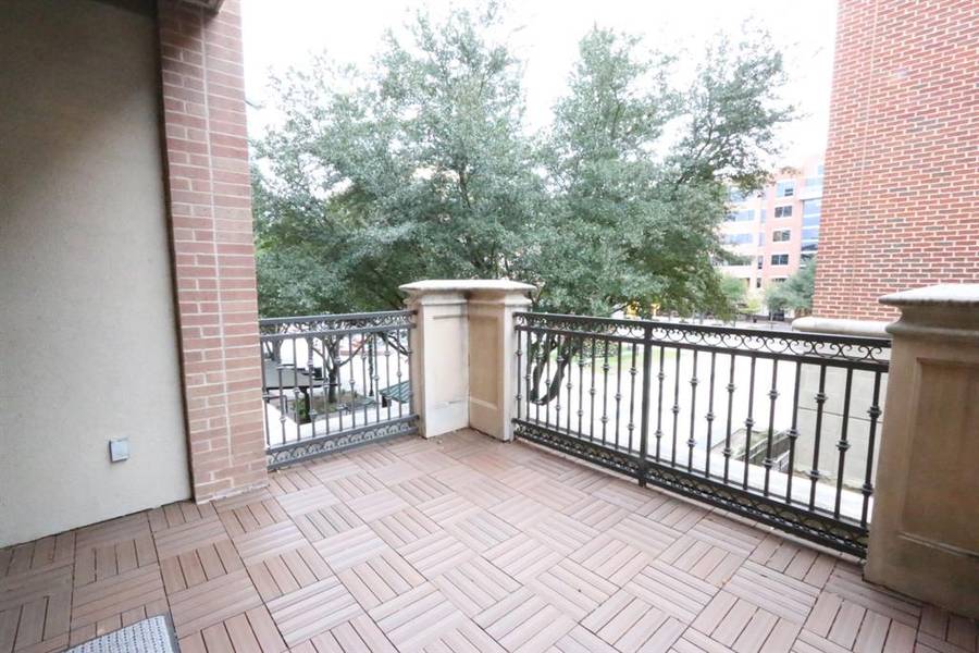 2299 Lone Star #327, Sugar Land, TX 77479