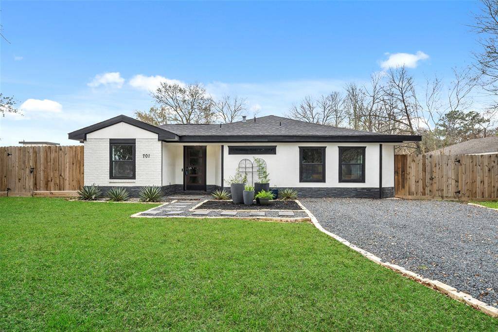 701 W 39th ST, Houston, TX 77018