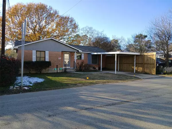 121 Roy ST, Magnolia, TX 77354