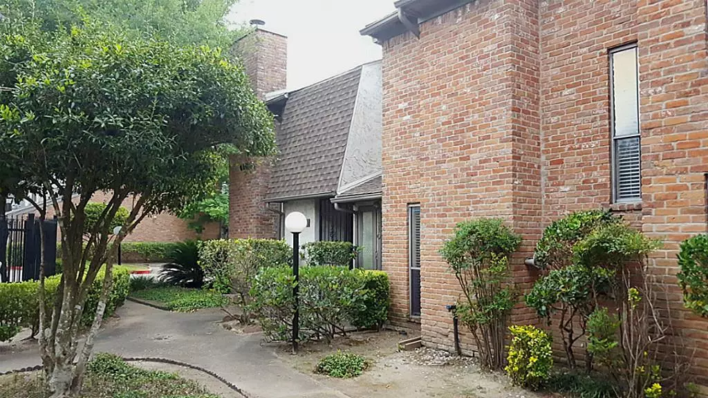 3200 S Gessner RD #310, Houston, TX 77063