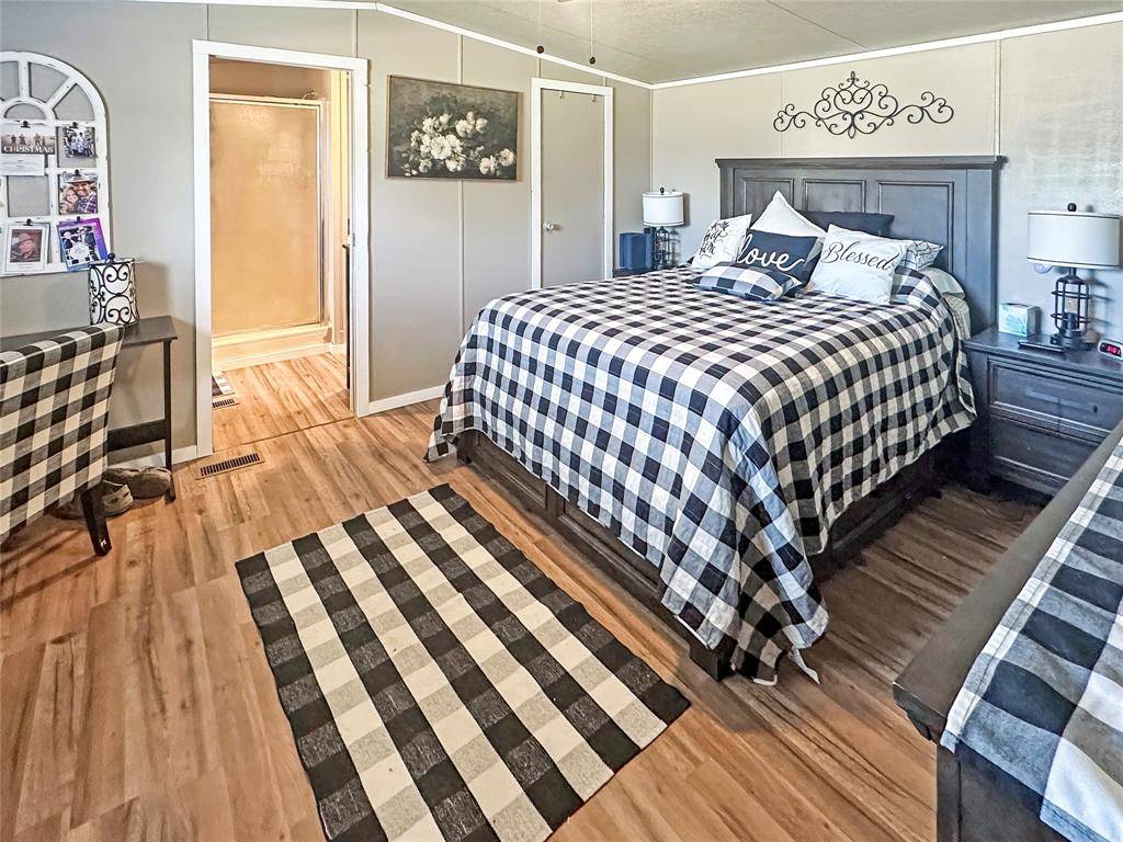 Hallettsville, TX 77964,495 County Road 131