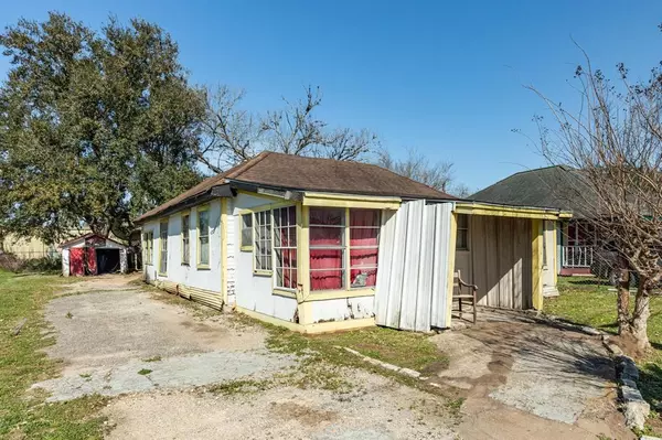 West Columbia, TX 77486,114 N 15th ST