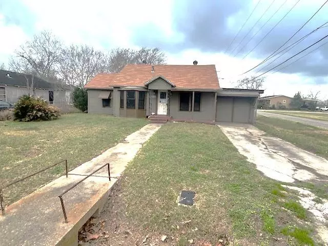 1200 Avenue A, Bay City, TX 77414