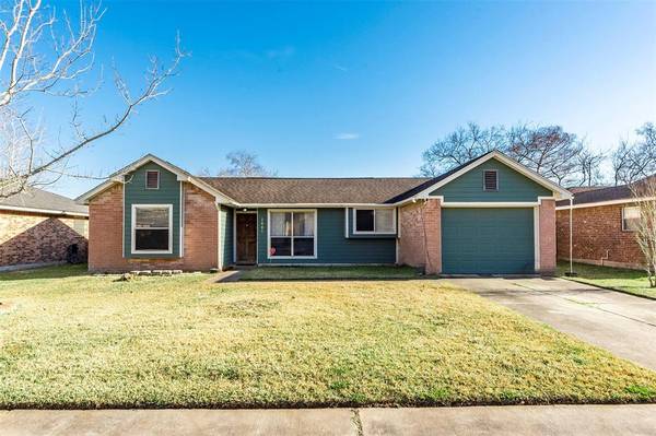 2805 Travellers ST, League City, TX 77573