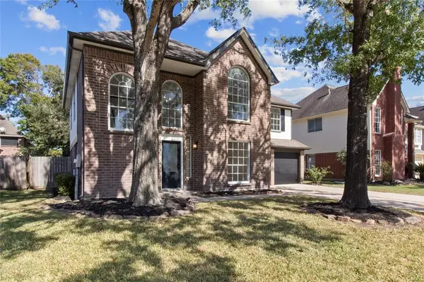 1111 Chesterwood DR, Pearland, TX 77581