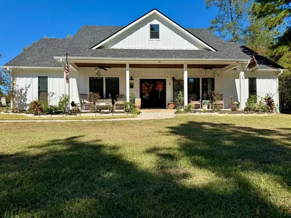 24 Hidden Springs Ranch DR, Willis, TX 77378