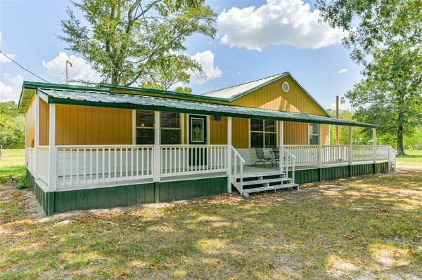 182 County Road 3561, New Caney, TX 77357