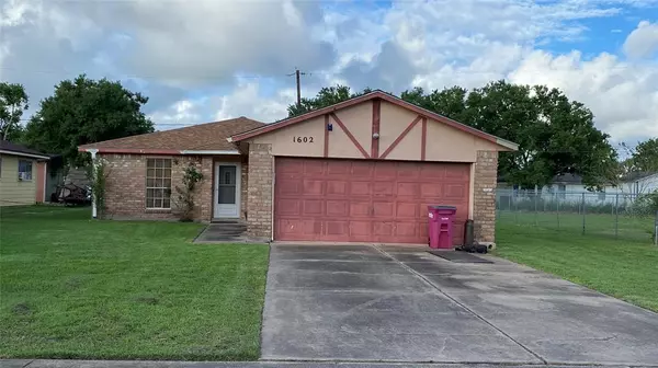 1602 N Avenue N, Freeport, TX 77541