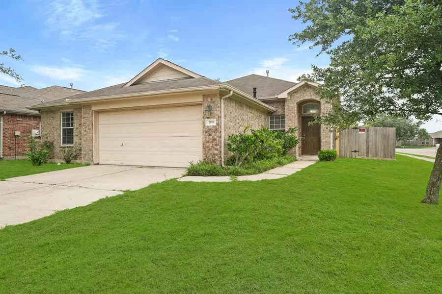 709 Elizabeth ST, Alvin, TX 77511