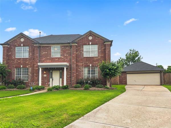 226 Plum CIR, Lake Jackson, TX 77566