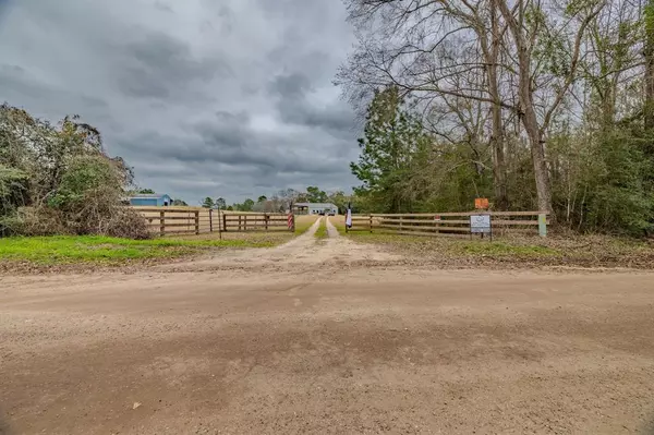 825 Yarborough LOOP, Livingston, TX 77351