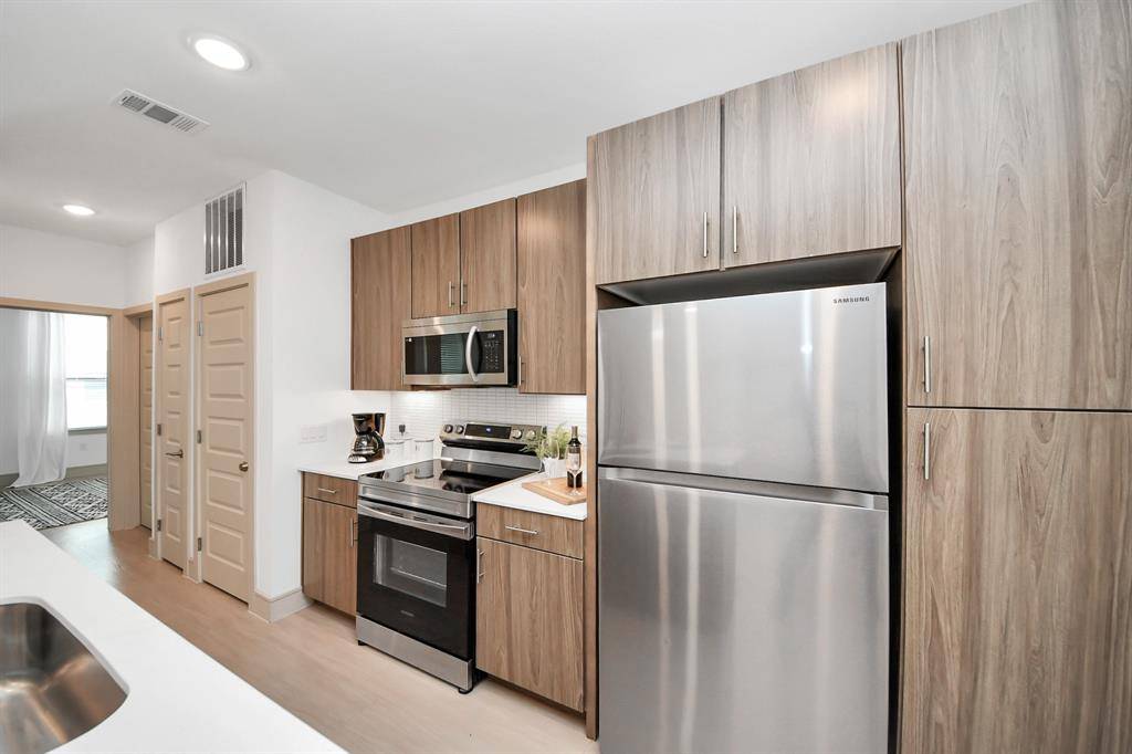Houston, TX 77018,4840 N Shepherd DR #5402