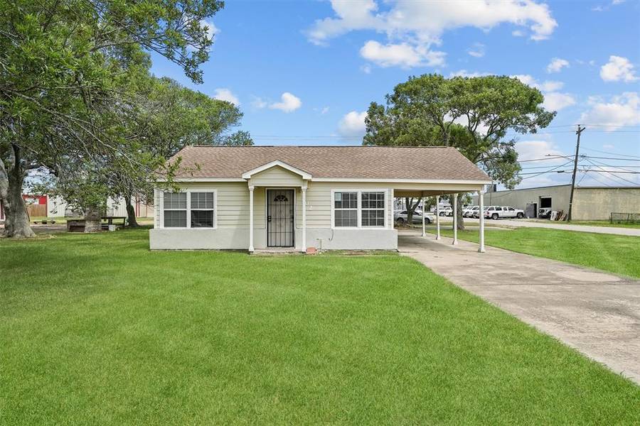 202 N Avenue D, Freeport, TX 77541-4238