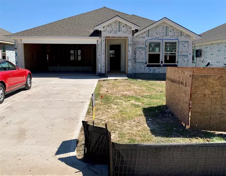 2423 Dog Leg LN, Navasota, TX 77868