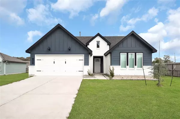 Anahuac, TX 77514,102 Lakeway CIR