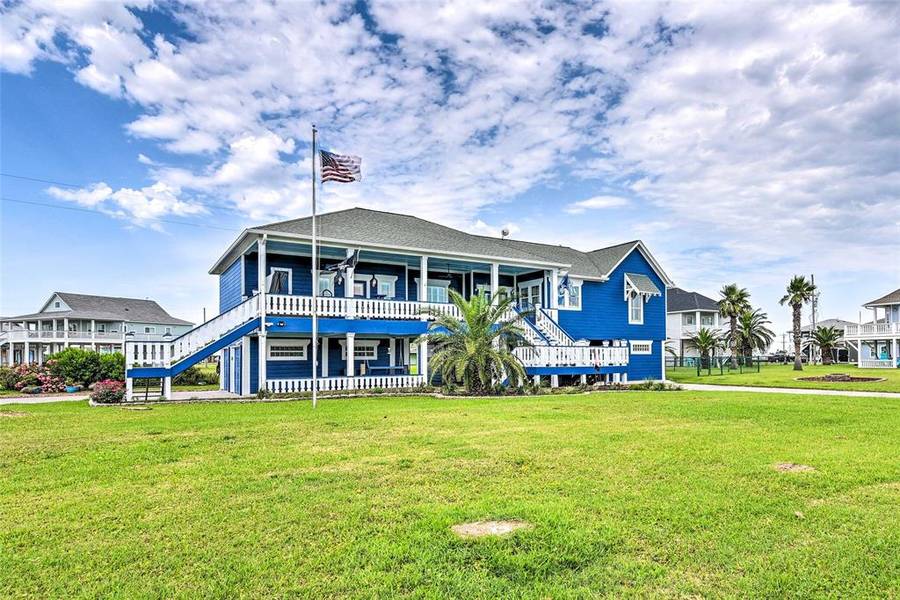 973 Kenlyn DR, Crystal Beach, TX 77650