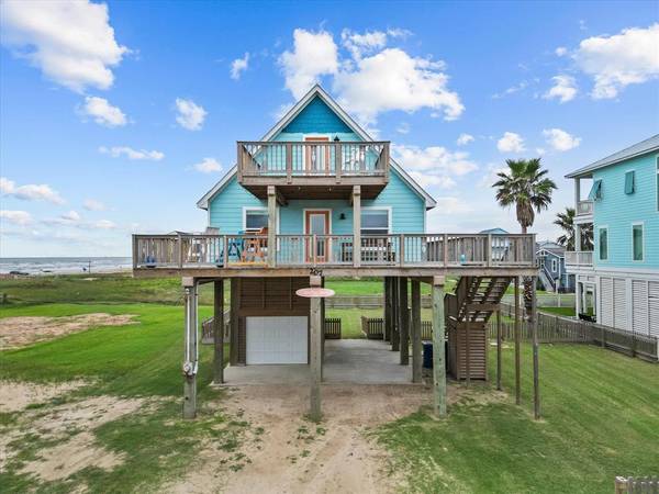 207 Sand Dune CT, Surfside Beach, TX 77541