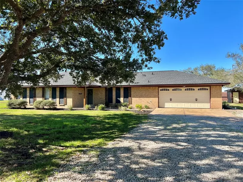 759 County Road 340, Angleton, TX 77515