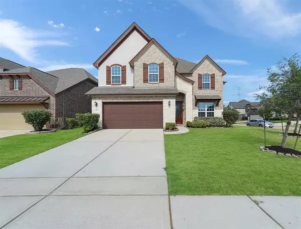 9402 Heath River LN, Cypress, TX 77433