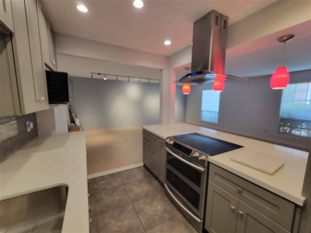 Houston, TX 77057,2711 Briarhurst DR #11