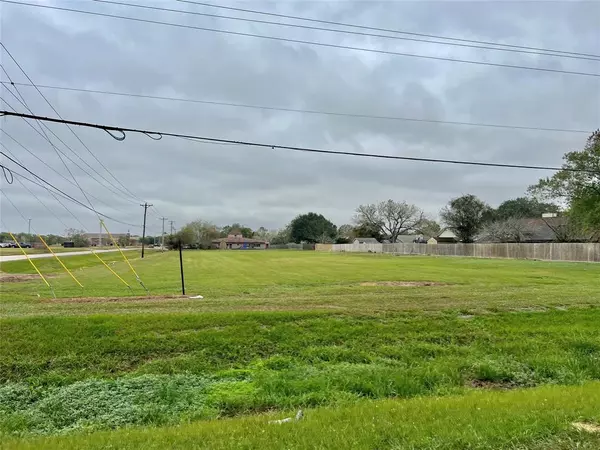 Angleton, TX 77515,0 N Valderas