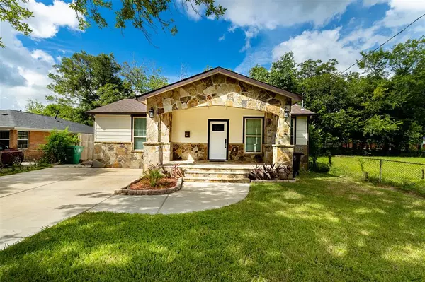 4508 Sunflower ST, Houston, TX 77051