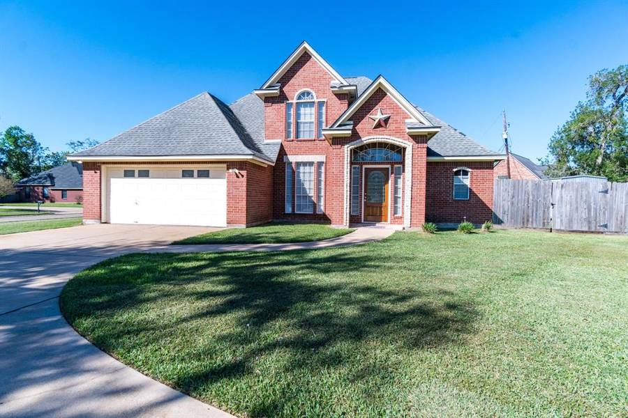 107 Sugar Cane CIR, Lake Jackson, TX 77566