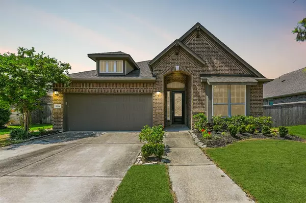 2014 Clearwater Grove LN, Pearland, TX 77089