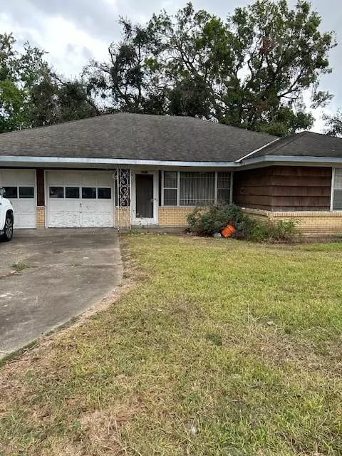 2114 Bingle RD, Houston, TX 77055