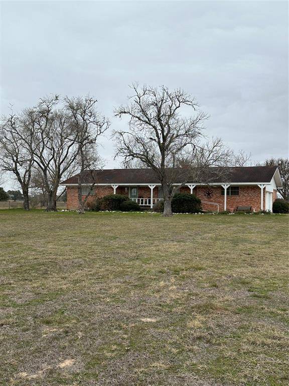 2026 County Road 400,  Yoakum,  TX 77995