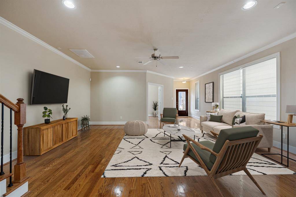 Houston, TX 77008,209 W 26th ST
