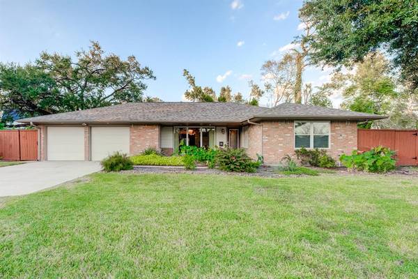 926 Drane CT,  Houston,  TX 77008