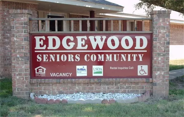 Edgewood, TX 75117,300 E Elm