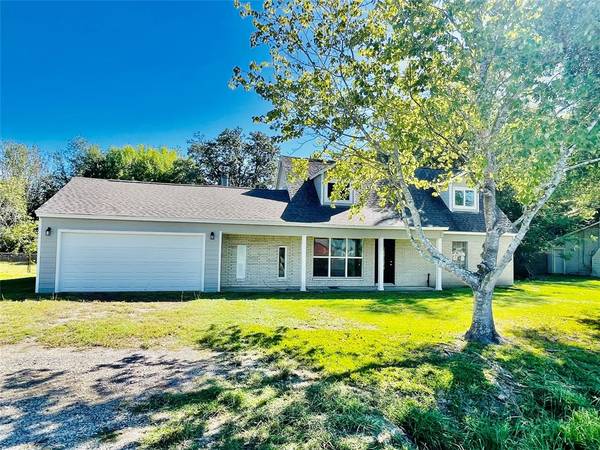 1513 Sunny Acres, Winnie, TX 77665